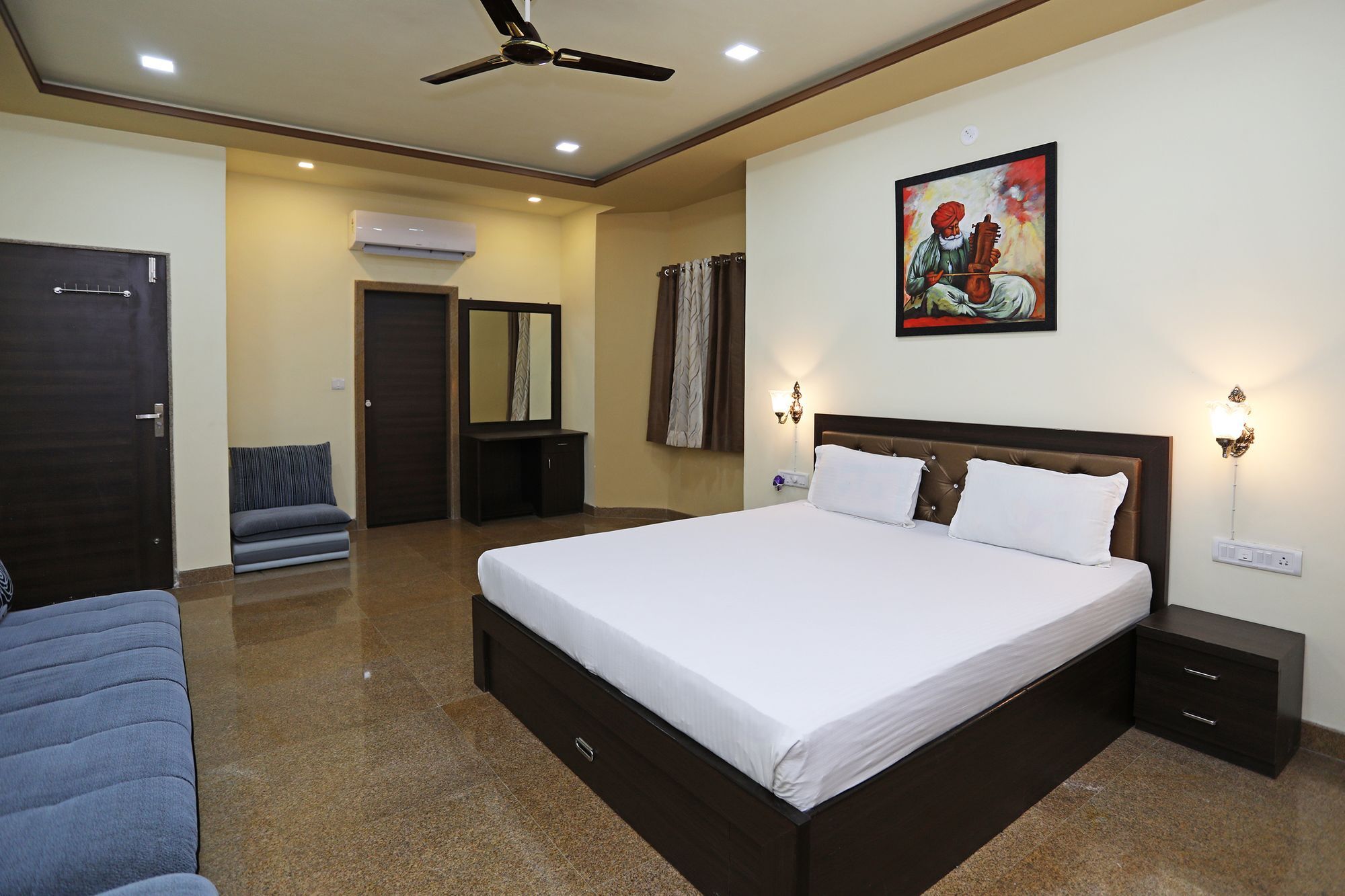 Oyo 9428 Hill View Room Goverdhan Vilas Udaipur Esterno foto