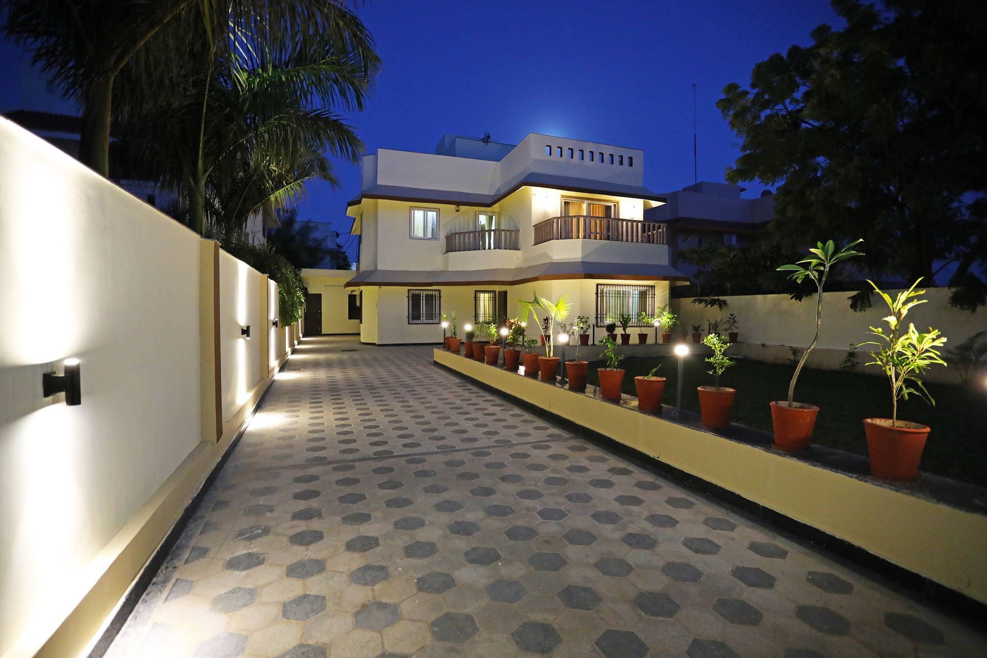 Oyo 9428 Hill View Room Goverdhan Vilas Udaipur Esterno foto