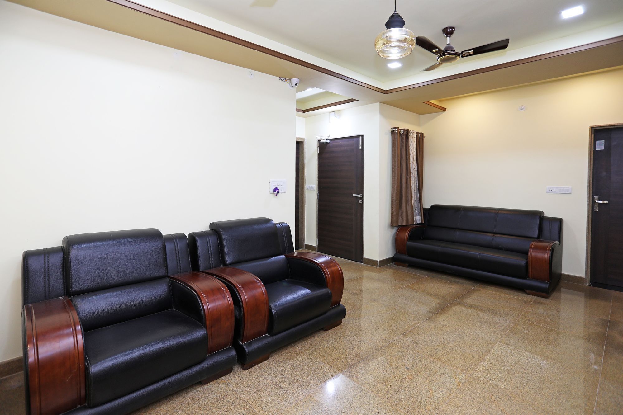 Oyo 9428 Hill View Room Goverdhan Vilas Udaipur Esterno foto
